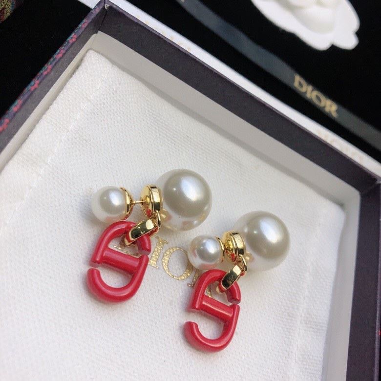 chr1st1an D10r earrings